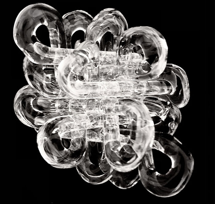 Discover Anduriel Widmark’s Stunning Glass Art: Where Math Meets Magic (10 Photos)